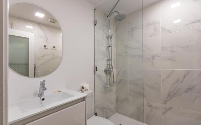 Conde Central Courtyard by Valcambre