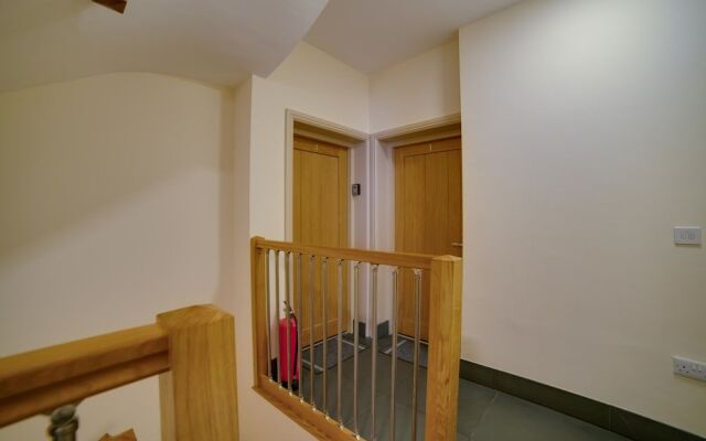 Cs Serviced Apartments