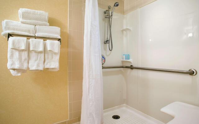 Hilton East Brunswick Hotel & Executive Meeting Center