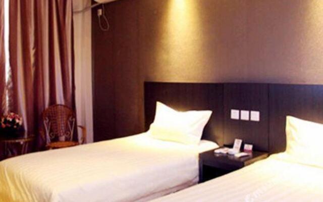 City 118 Chain Hotel