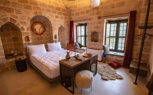 Mirsoum Hotel