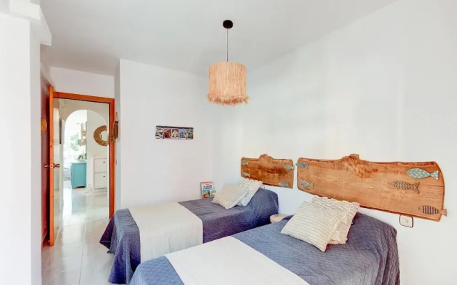 Beachside Stay w/ Pools