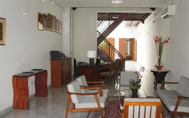 Heeren Palm Suites