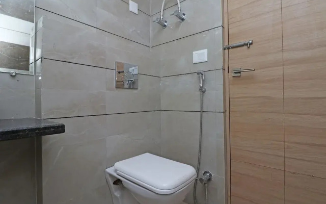 Capital O 30624 Hotel Triton