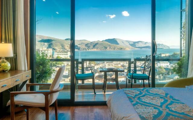 Yin Yu Dali Shuanglang Erhai Guan Xing View Inn