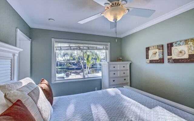 Peacock Bungalow - Right