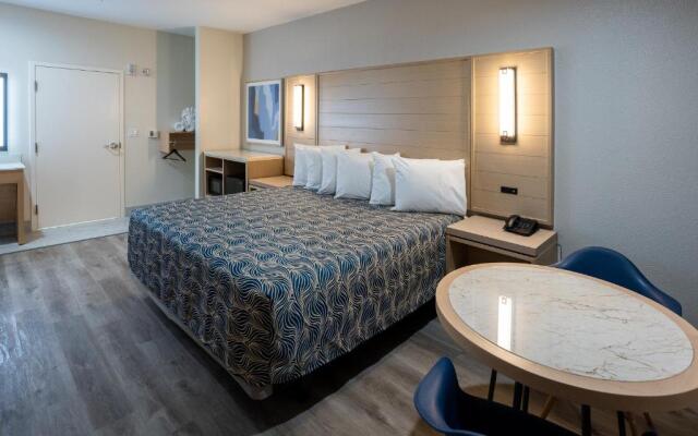 Palace Inn Blue Iah East