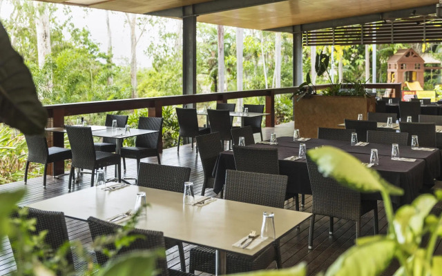 Albatross Bay Resort