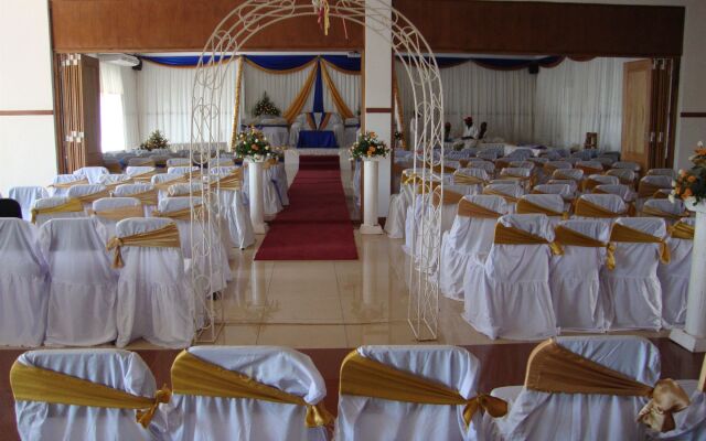 Riverside Hotel and Conference Centre