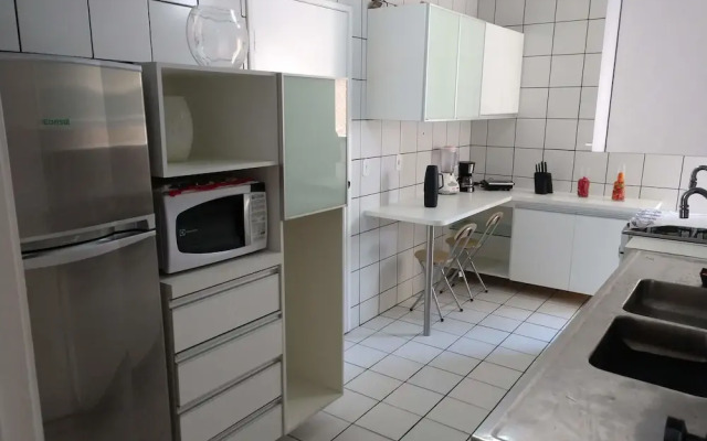 Apartamento a 200m feirinha beira mar