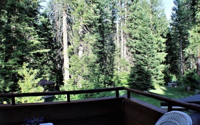 River Road Venue & Lodging