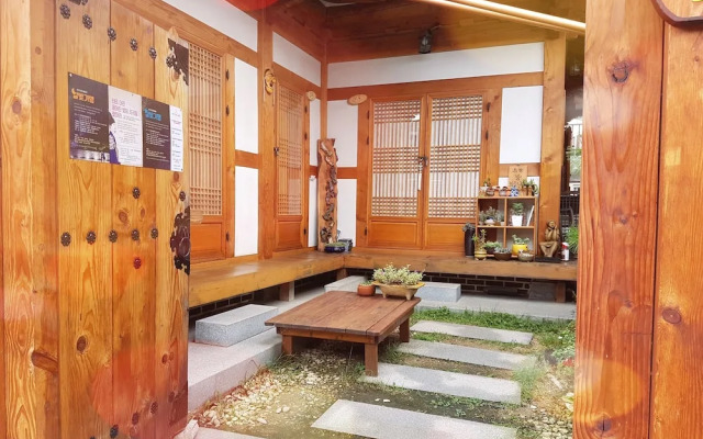 Beautiful House Hanok Stay