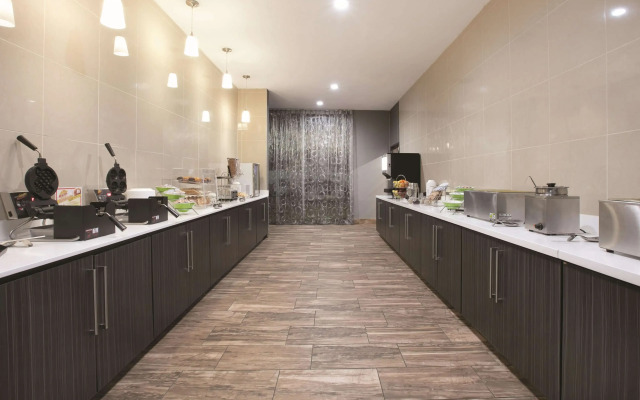 La Quinta Inn & Suites by Wyndham Amarillo Airport