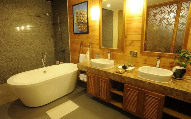 Aroma Beach Resort & Spa