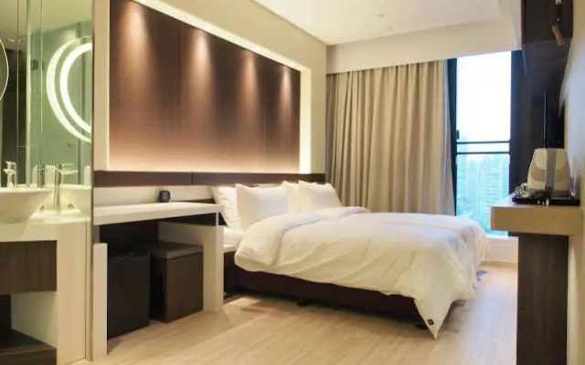 Fashion Hotel - formerly A Hotel