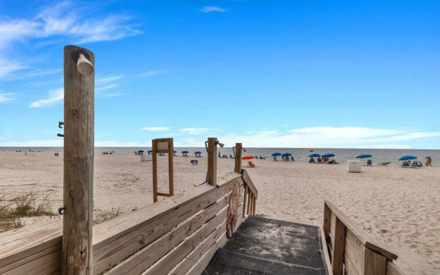 Crystal Shores W 301