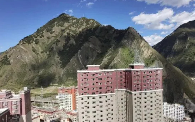 Yajiang Yishang Jincheng Homestay