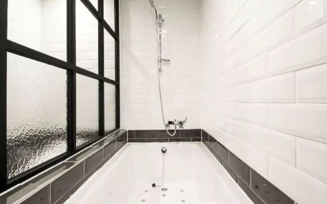 V Hotel
