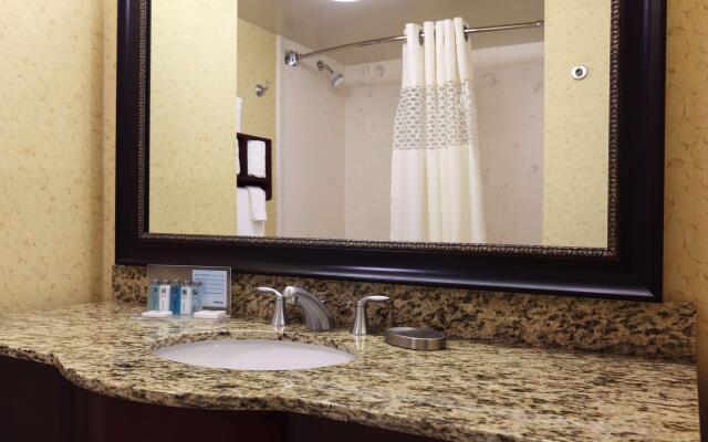 Hampton Inn & Suites Charlottesville-At the University