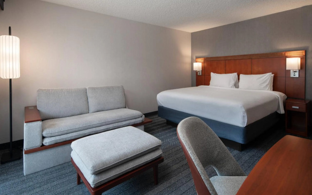 Courtyard by Marriott Fresno