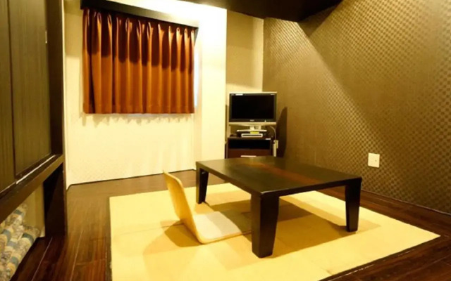 HOTEL LiVEMAX Esaka