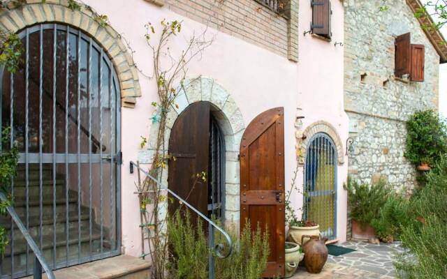 B&B With Pool and View of Assisi