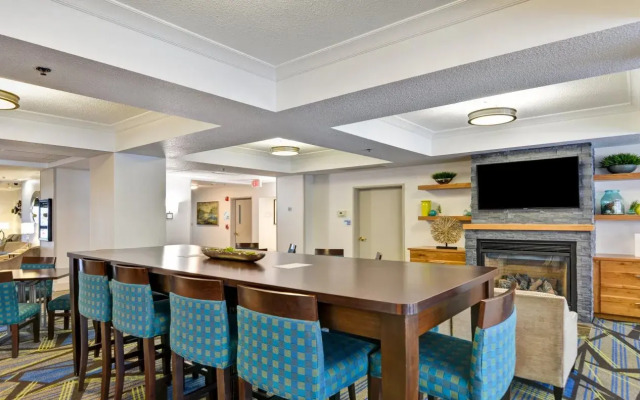 Holiday Inn Express & Suites New Berlin by IHG