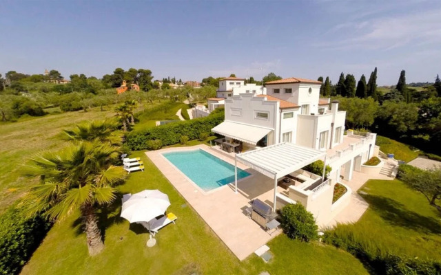 Villa Surya 8 2 in Scacciano