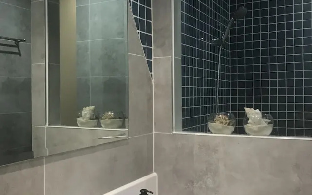 Ariyana Apartments by Vievid