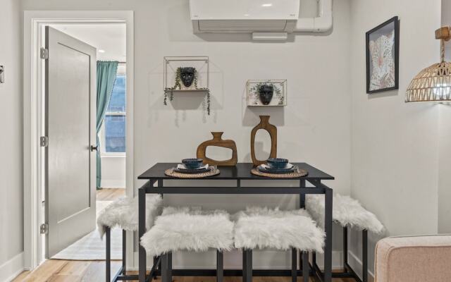 1BR Passyunk AveStunner-Perfect Location