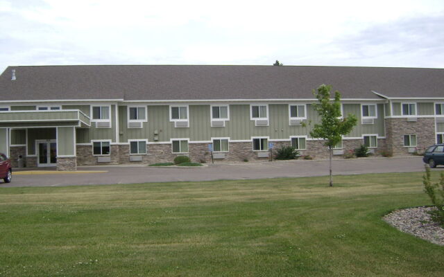 Crossings by GrandStay® - Pipestone