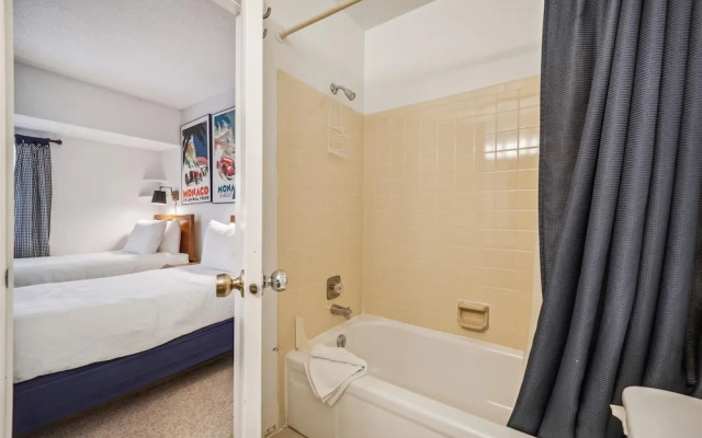 Winterpoint 20 2 Bedroom Townhouse by RedAwning