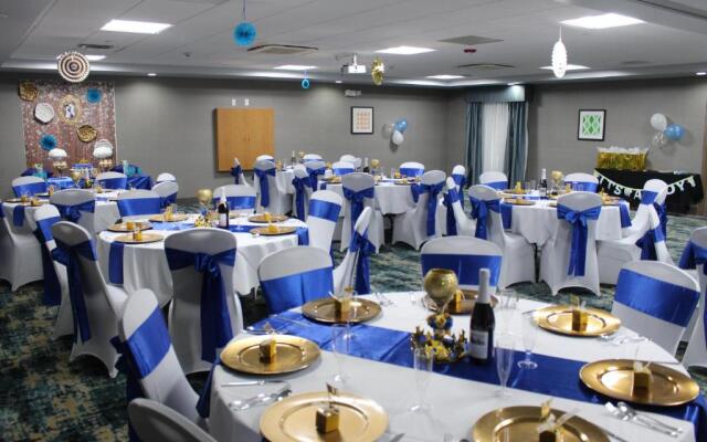 Holiday Inn Express & Suites Shawnee-Kansas City West by IHG