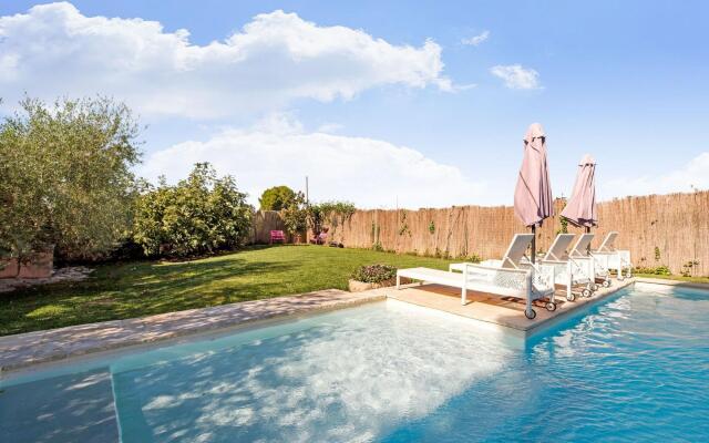 Vibrant Holiday Home in Fraga With Private Pool
