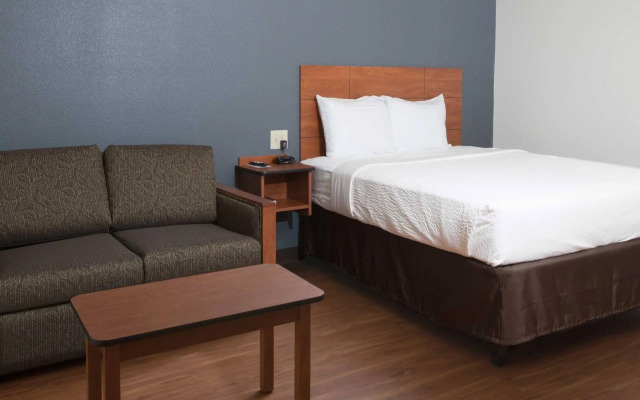 WoodSpring Suites Lafayette