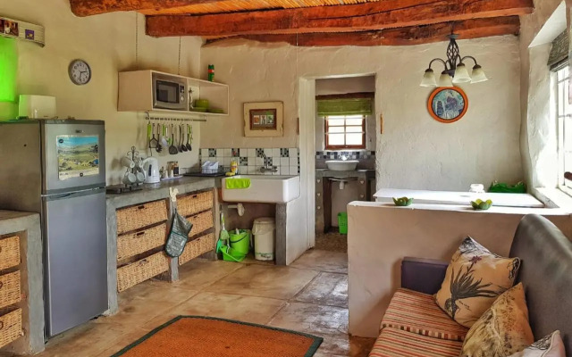 Die Hoenderhok And Die Plaashuisie