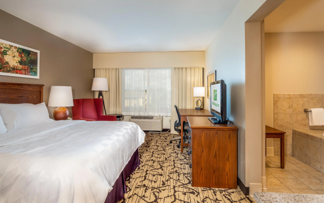 Holiday Inn Stevens Point - Convention Ctr by IHG