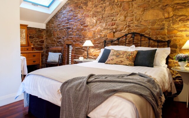 Byronsvale Vineyard and Accommodation