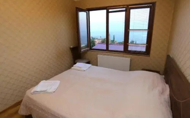 Guest House 2017