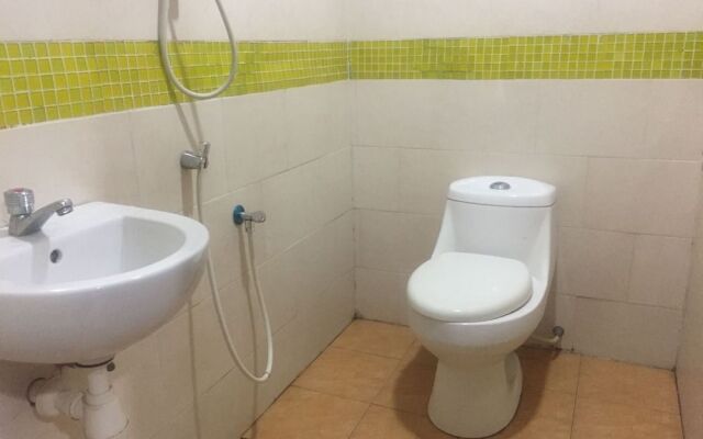 Spot On 89875 Min House Camp