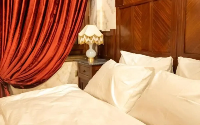 Castle Boutique Hotel