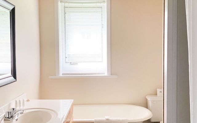 The Bayview Motel - Fort Frances, ON - Lakeside Motel