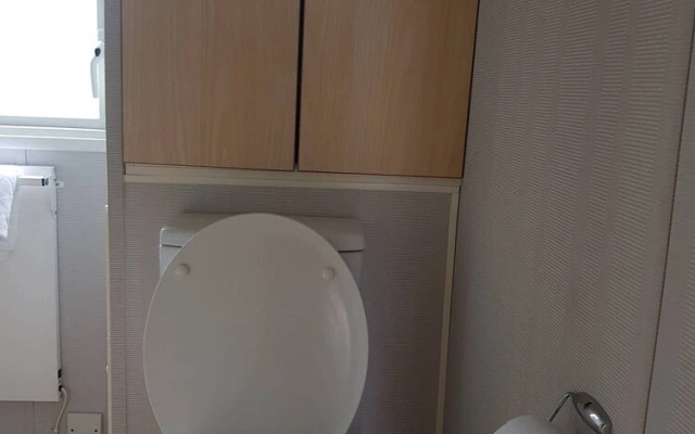 2br-pool-garden-parking-wifi-sleeps6