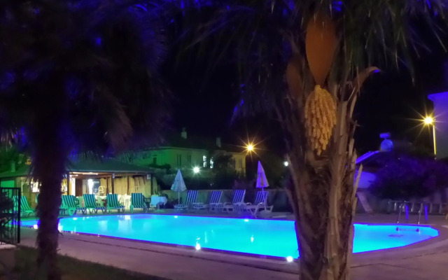 Yaprak Hotel