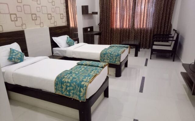 Hotel Shashinag Clarks Inn