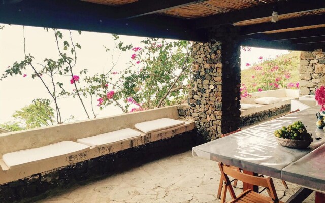 Beautiful Home in Pantelleria With Wifi and 4 Bedrooms