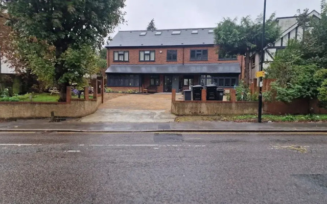 Inviting 1 Bed Apartment in Purley