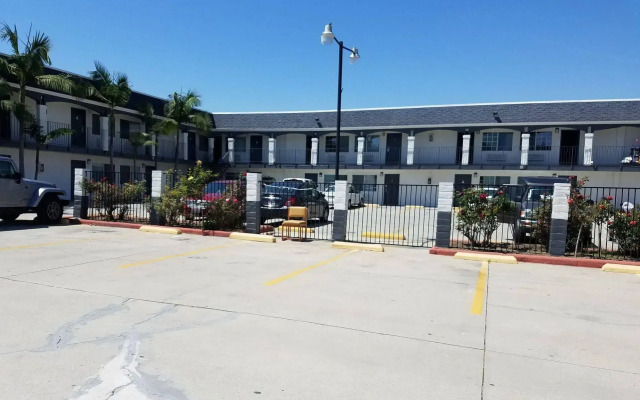 Value Inn Bellflower