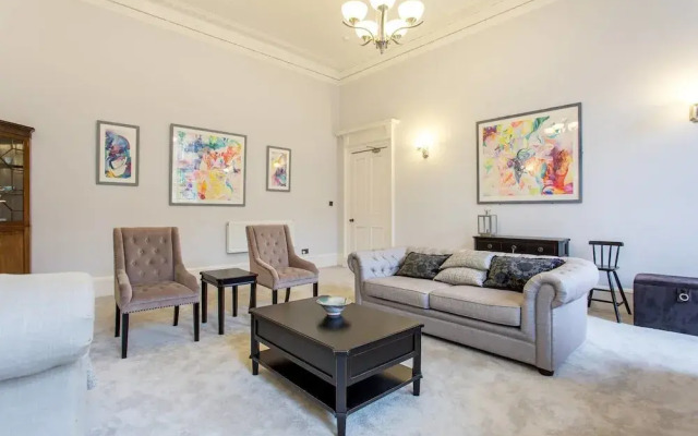 Huge Luxury Townhouse in the City Centre