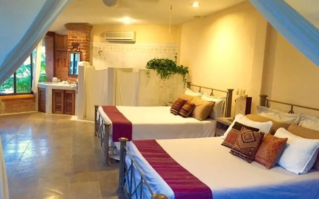 Villa Las Palmeras Gay Hotel